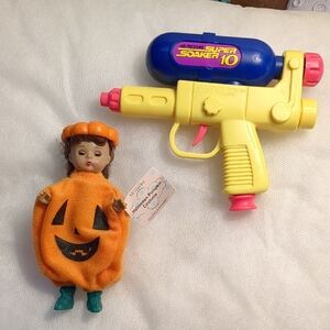 vintage happy meal madame alexander pumpkin girl and super soaker
